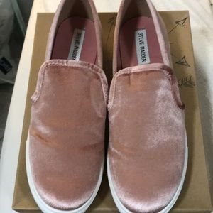 Steve Madden pink suede slip on flat shoes